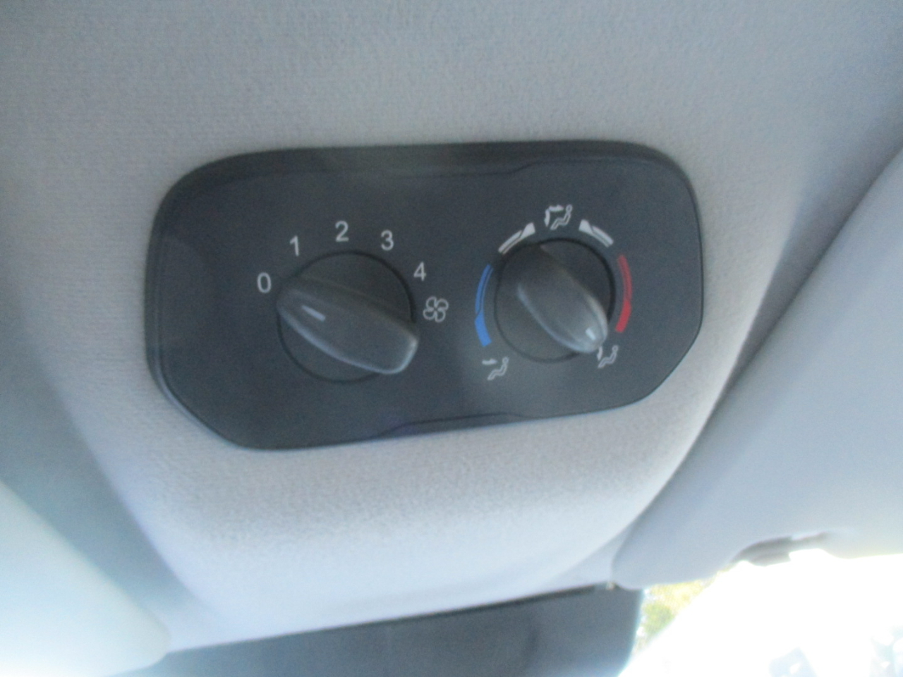 Ford Transit 350 Wagon Low Roof XLT 60/40 Pass. 148-in. WB 2019