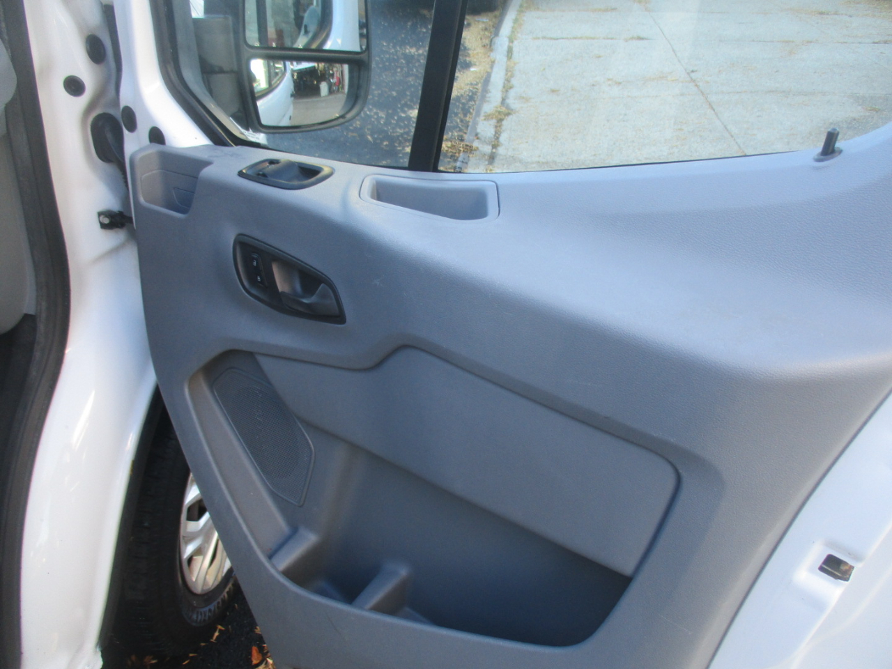 Ford Transit 350 Wagon Low Roof XLT 60/40 Pass. 148-in. WB 2019