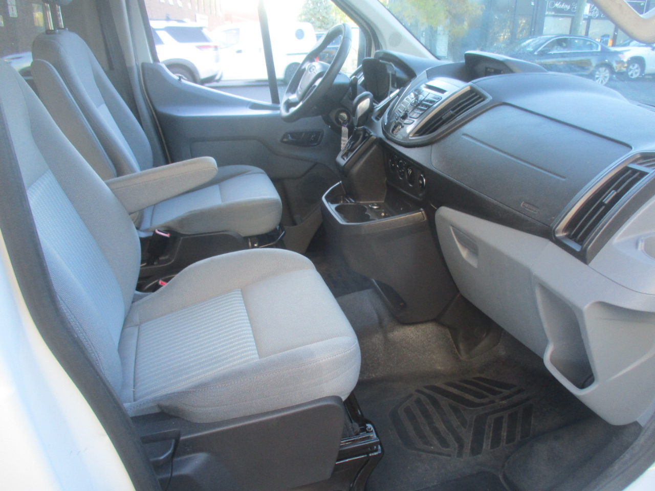 Ford Transit 350 Wagon Low Roof XLT 60/40 Pass. 148-in. WB 2019