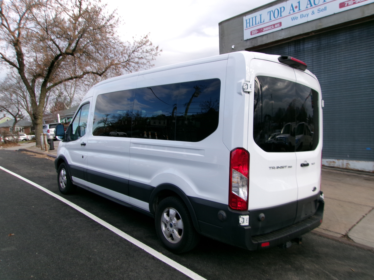 Ford Transit 350 Wagon Med. Roof XL w/Sliding Pass. 148-in. WB 2019
