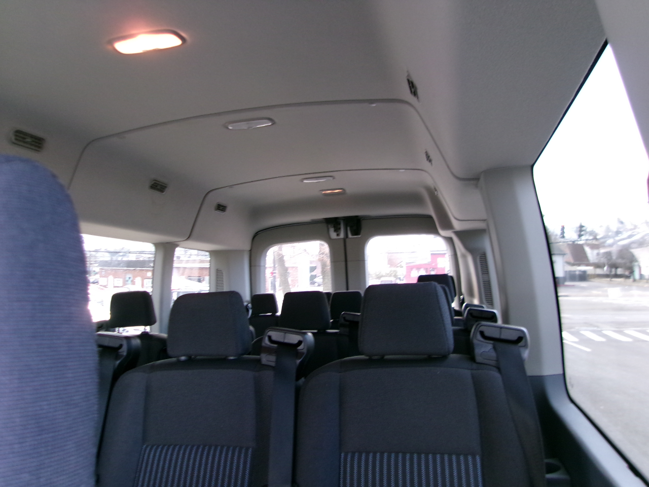 Ford Transit 350 Wagon Med. Roof XL w/Sliding Pass. 148-in. WB 2019