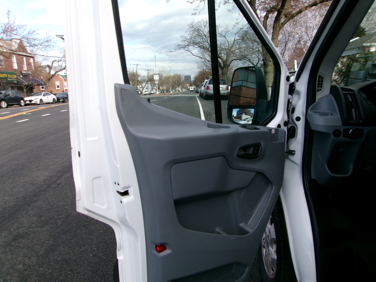 Ford Transit 350 Wagon Med. Roof XL w/Sliding Pass. 148-in. WB 2019