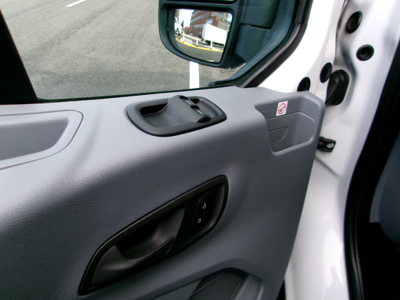 Ford Transit 350 Wagon Med. Roof XL w/Sliding Pass. 148-in. WB 2019