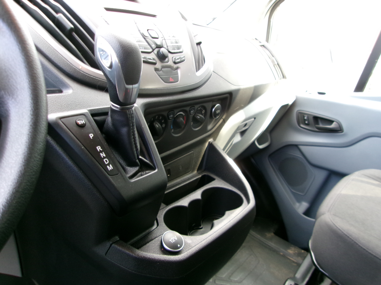 Ford Transit 350 Wagon Med. Roof XL w/Sliding Pass. 148-in. WB 2019