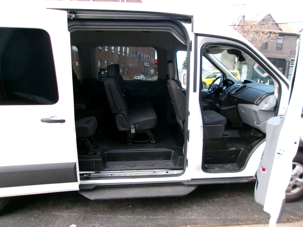 Ford Transit 350 Wagon Med. Roof XL w/Sliding Pass. 148-in. WB 2019