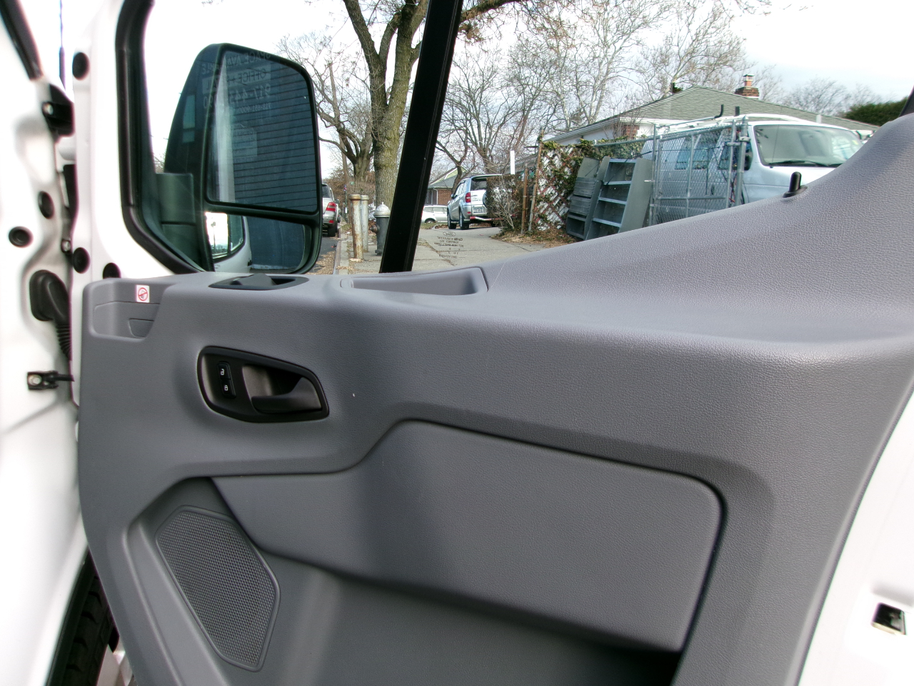 Ford Transit 350 Wagon Med. Roof XL w/Sliding Pass. 148-in. WB 2019