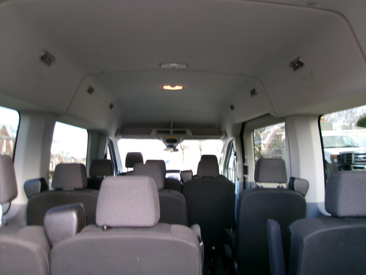 Ford Transit 350 Wagon Med. Roof XL w/Sliding Pass. 148-in. WB 2019