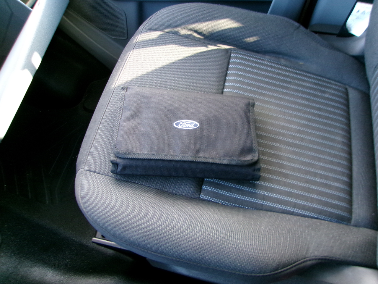 Ford Transit 350 Wagon Med. Roof XL w/Sliding Pass. 148-in. WB 2019