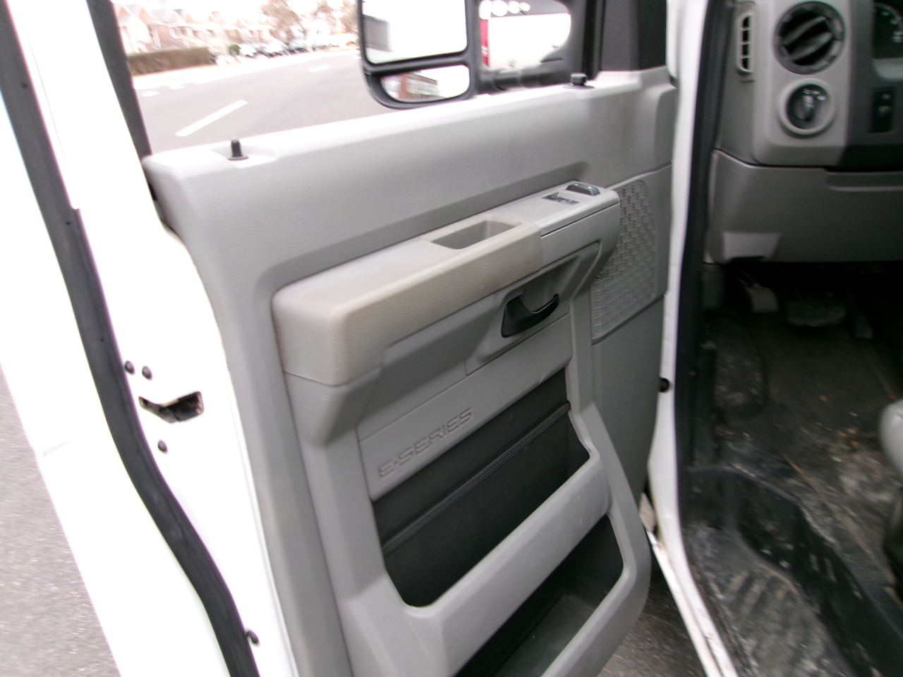 Ford Econoline E-250 2013