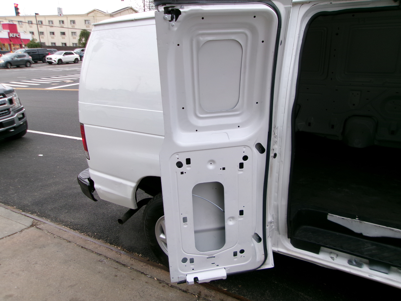 Ford Econoline E-250 2013