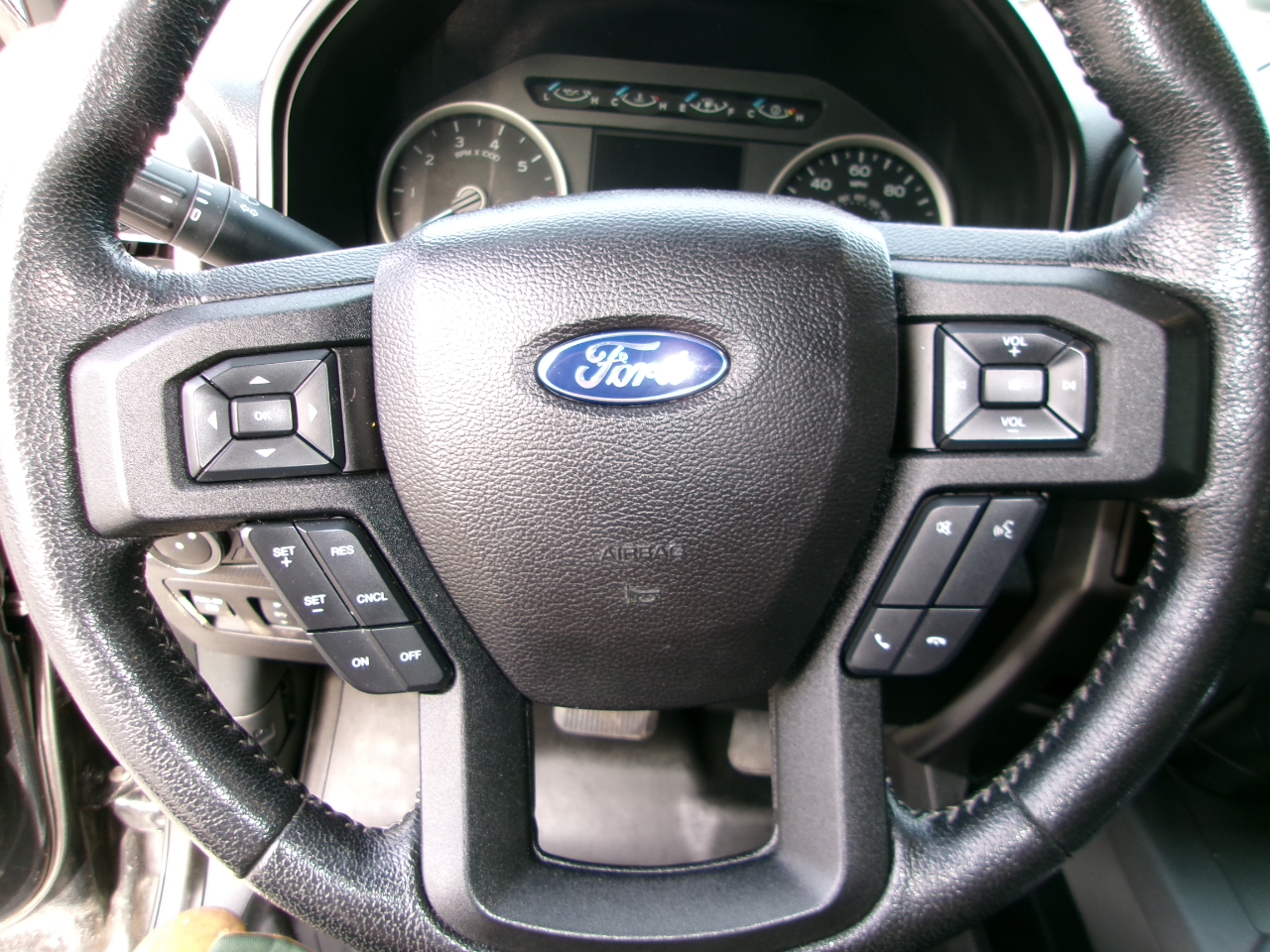 Ford F-150 XLT 4WD SuperCrew 5.5' Box 2015