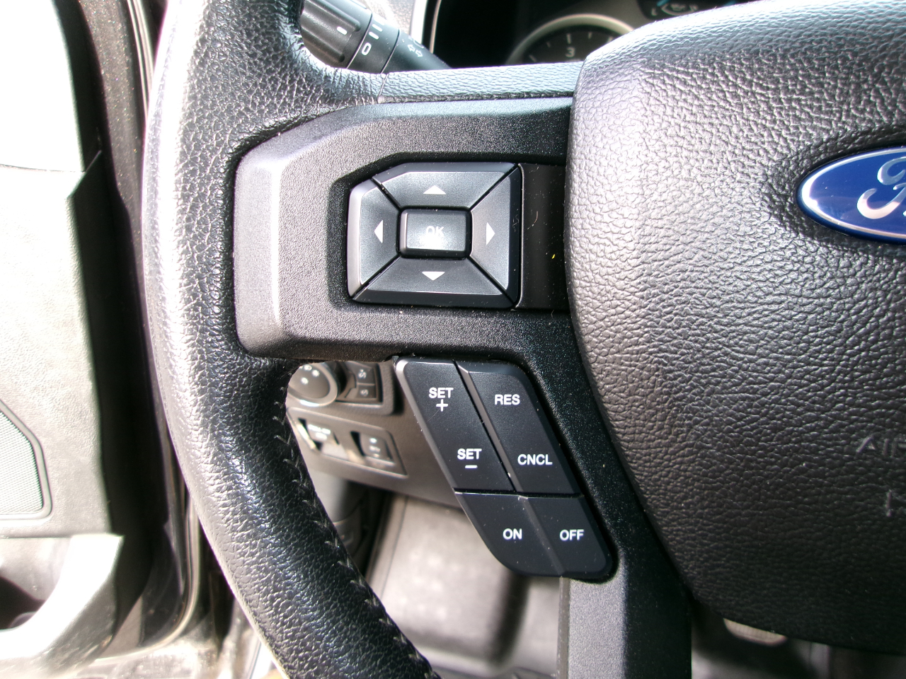 Ford F-150 XLT 4WD SuperCrew 5.5' Box 2015