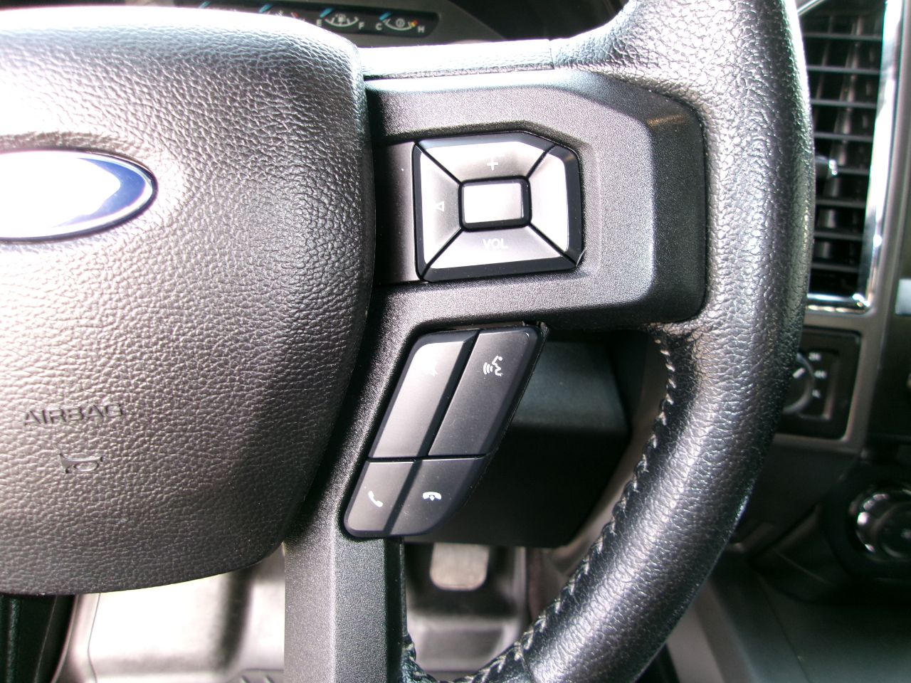 Ford F-150 XLT 4WD SuperCrew 5.5' Box 2015