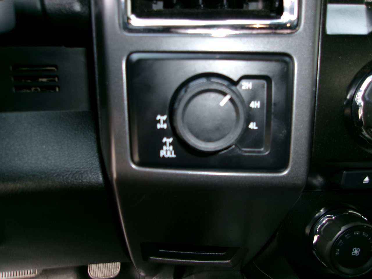 Ford F-150 XLT 4WD SuperCrew 5.5' Box 2015