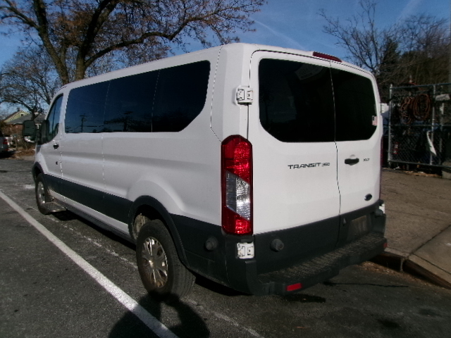 Ford Transit 350 Wagon Low Roof XL w/Sliding Pass. 148-in. WB 2015