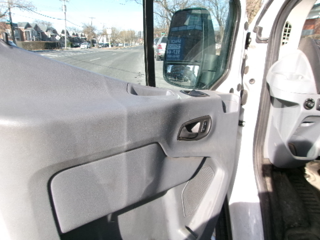 Ford Transit 350 Wagon Low Roof XL w/Sliding Pass. 148-in. WB 2015