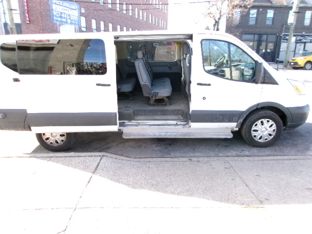 Ford Transit 350 Wagon Low Roof XL w/Sliding Pass. 148-in. WB 2015