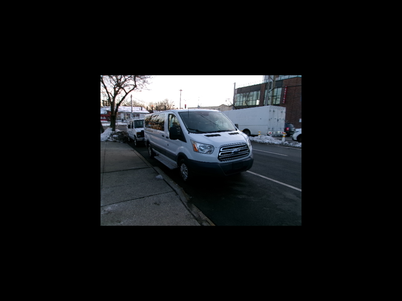 2015 Ford Transit 350 Wagon Low Roof XL w/Sliding Pass. 148-in. WB