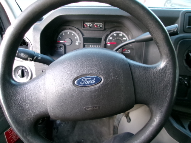 Ford Econoline E-350 Super Duty 2014