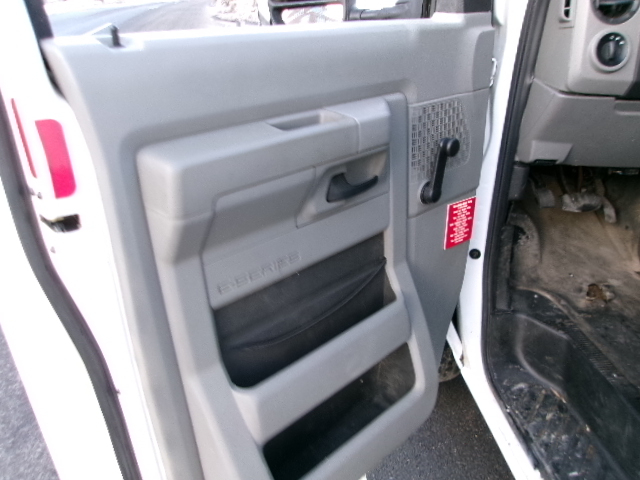 Ford Econoline E-350 Super Duty 2014