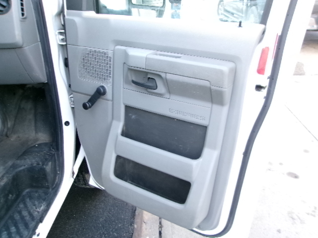 Ford Econoline E-350 Super Duty 2014