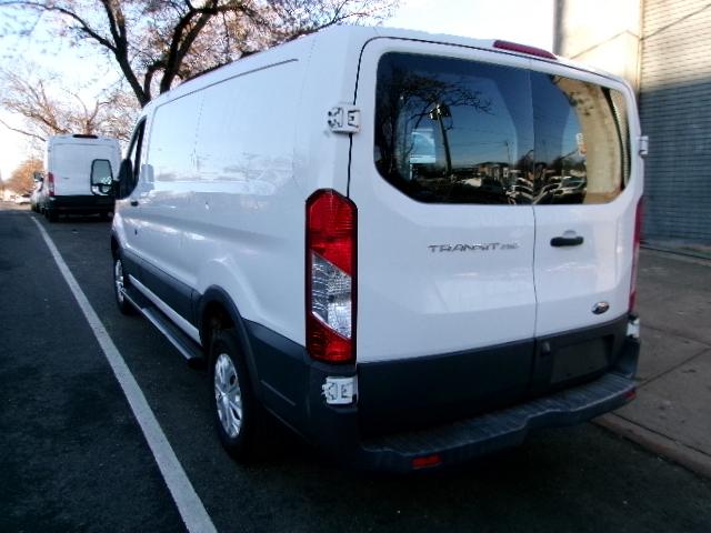 Ford Transit 250 Van Low Roof w/Sliding Pass. 148-in. WB 2015