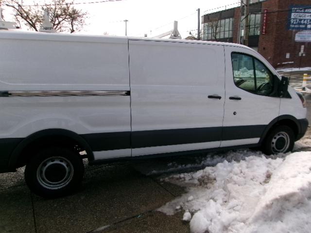 Ford Transit 250 Van Low Roof w/Sliding Pass. 148-in. WB 2015