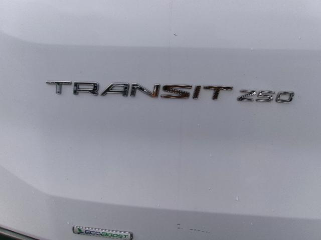 Ford Transit 250 Van Low Roof w/Sliding Pass. 148-in. WB 2015