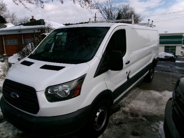 Ford Transit 250 Van Low Roof w/Sliding Pass. 148-in. WB 2015