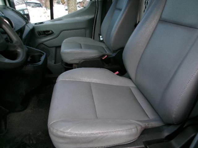 Ford Transit 250 Van Low Roof w/Sliding Pass. 148-in. WB 2015