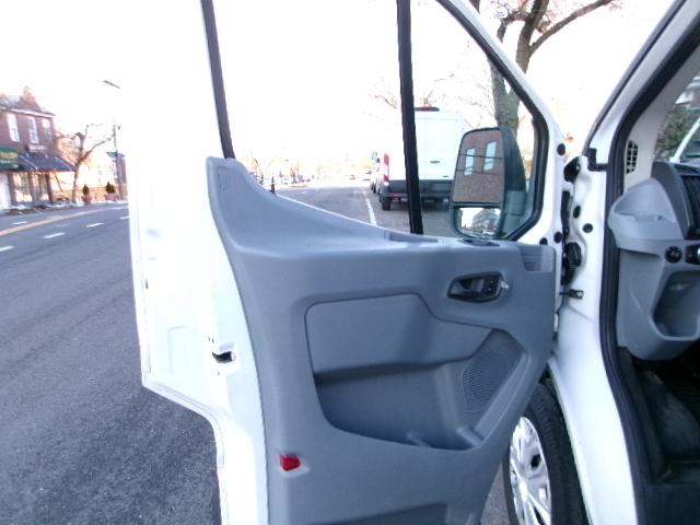 Ford Transit 250 Van Low Roof 60/40 Pass.130-in. WB 2016