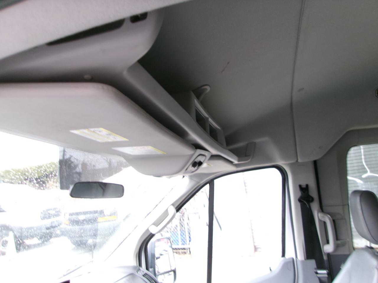 Ford Transit 350 Wagon Med. Roof XL w/Sliding Pass. 148-in. WB 2015