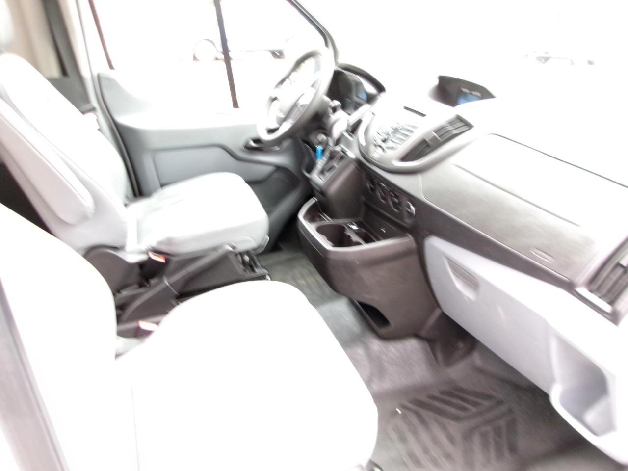 Ford Transit 350 Wagon Med. Roof XL w/Sliding Pass. 148-in. WB 2015