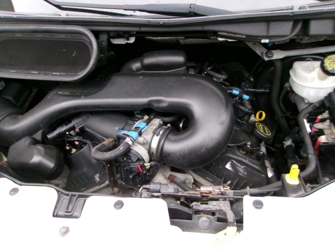 Ford Transit 350 Wagon Med. Roof XL w/Sliding Pass. 148-in. WB 2015