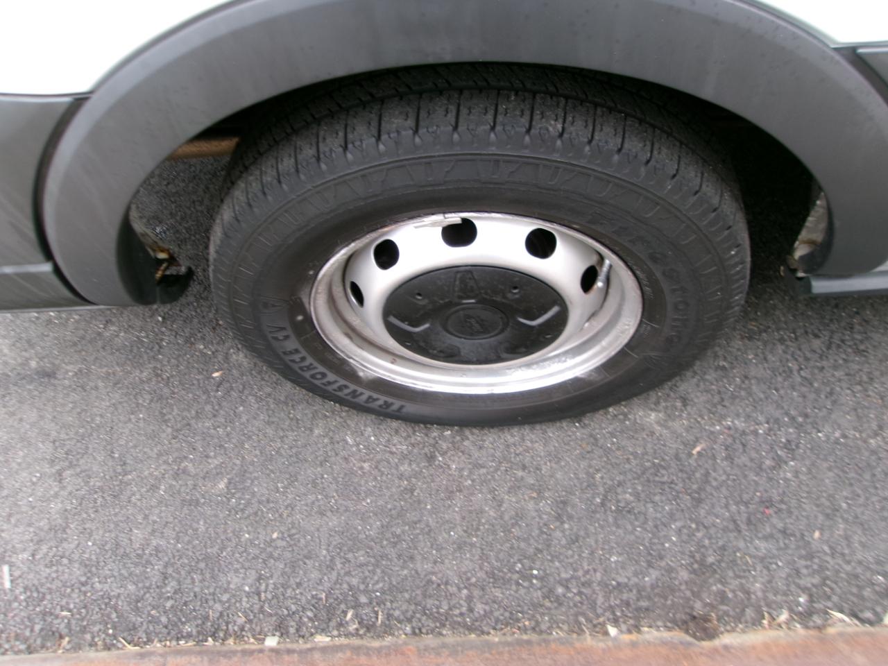 Ford Transit 350 Wagon Med. Roof XL w/Sliding Pass. 148-in. WB 2015