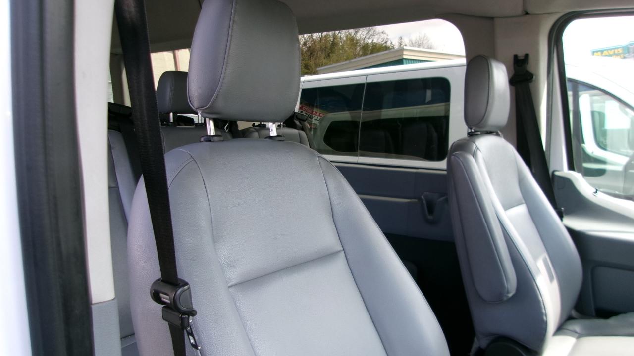 Ford Transit 350 Wagon Med. Roof XL w/Sliding Pass. 148-in. WB 2015