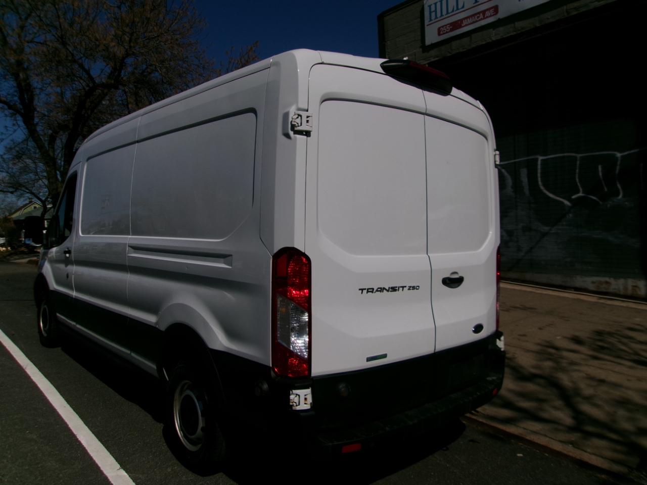 Ford Transit Van T-250 148" Med Rf 9000 GVWR Sliding RH Dr 2020