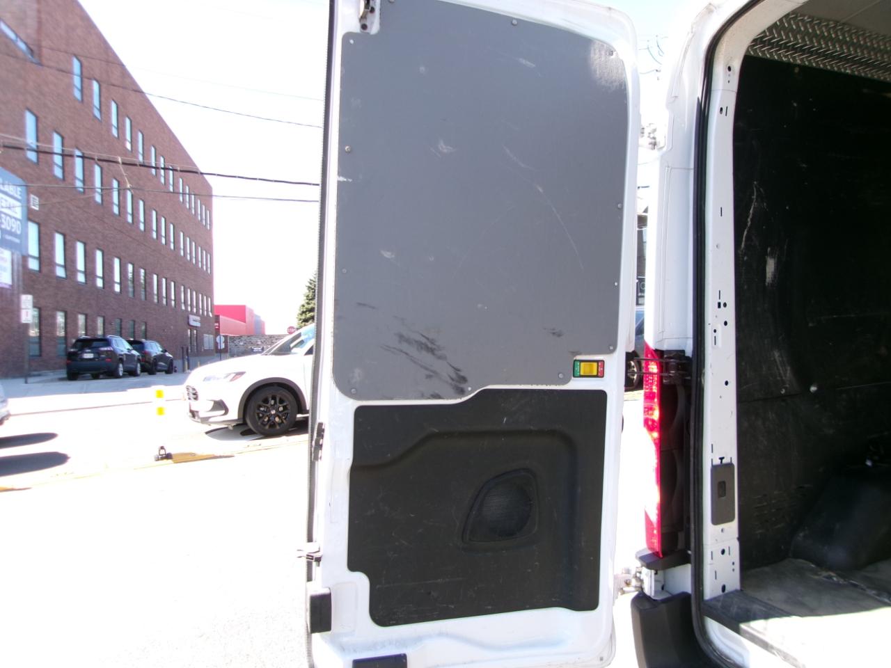 Ford Transit Van T-250 148" Med Rf 9000 GVWR Sliding RH Dr 2020