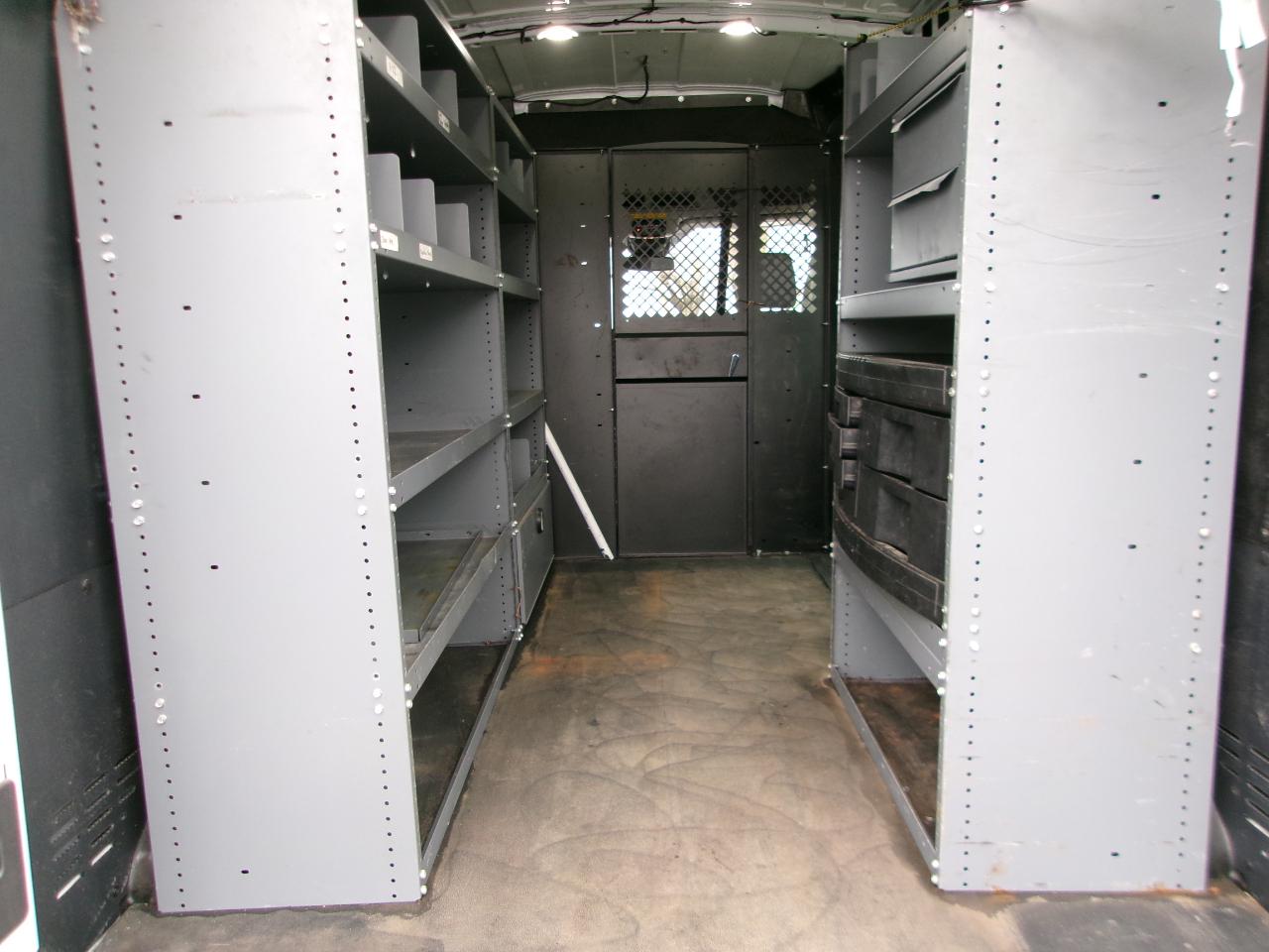 Ford Transit 250 Van Med. Roof w/Sliding Pass. 130-in. WB 2018