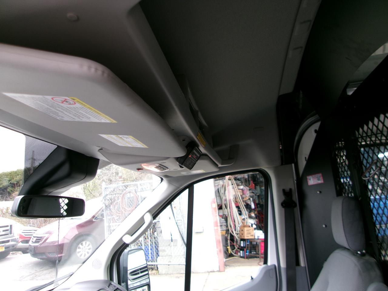 Ford Transit 250 Van Med. Roof w/Sliding Pass. 130-in. WB 2018