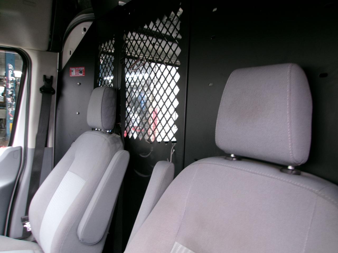 Ford Transit 250 Van Med. Roof w/Sliding Pass. 130-in. WB 2018