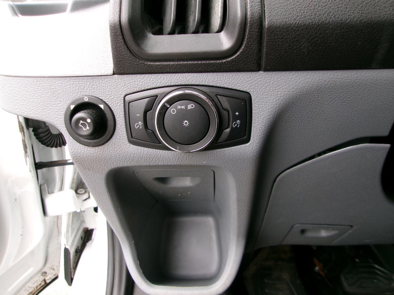 Ford Transit 250 Van Med. Roof w/Sliding Pass. 130-in. WB 2018