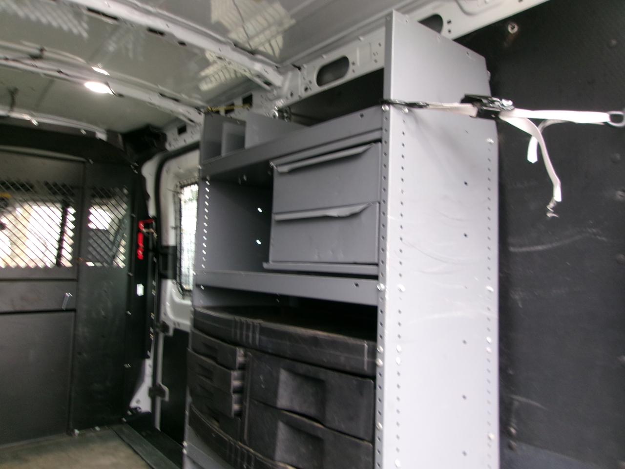 Ford Transit 250 Van Med. Roof w/Sliding Pass. 130-in. WB 2018