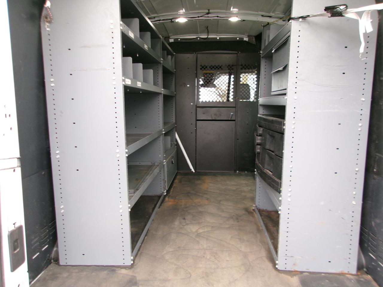 Ford Transit 250 Van Med. Roof w/Sliding Pass. 130-in. WB 2018