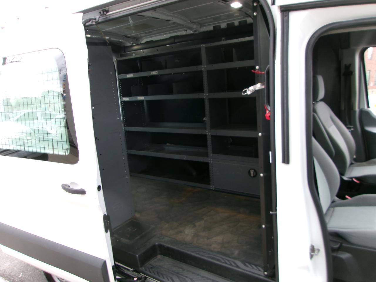 Ford Transit 250 Van Med. Roof w/Sliding Pass. 130-in. WB 2018