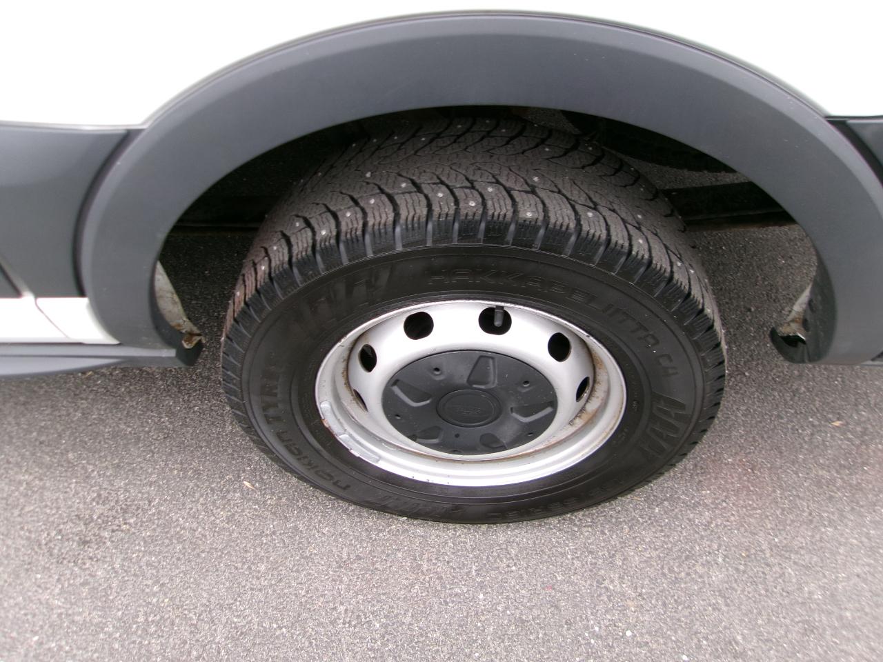 Ford Transit 250 Van Med. Roof w/Sliding Pass. 130-in. WB 2018