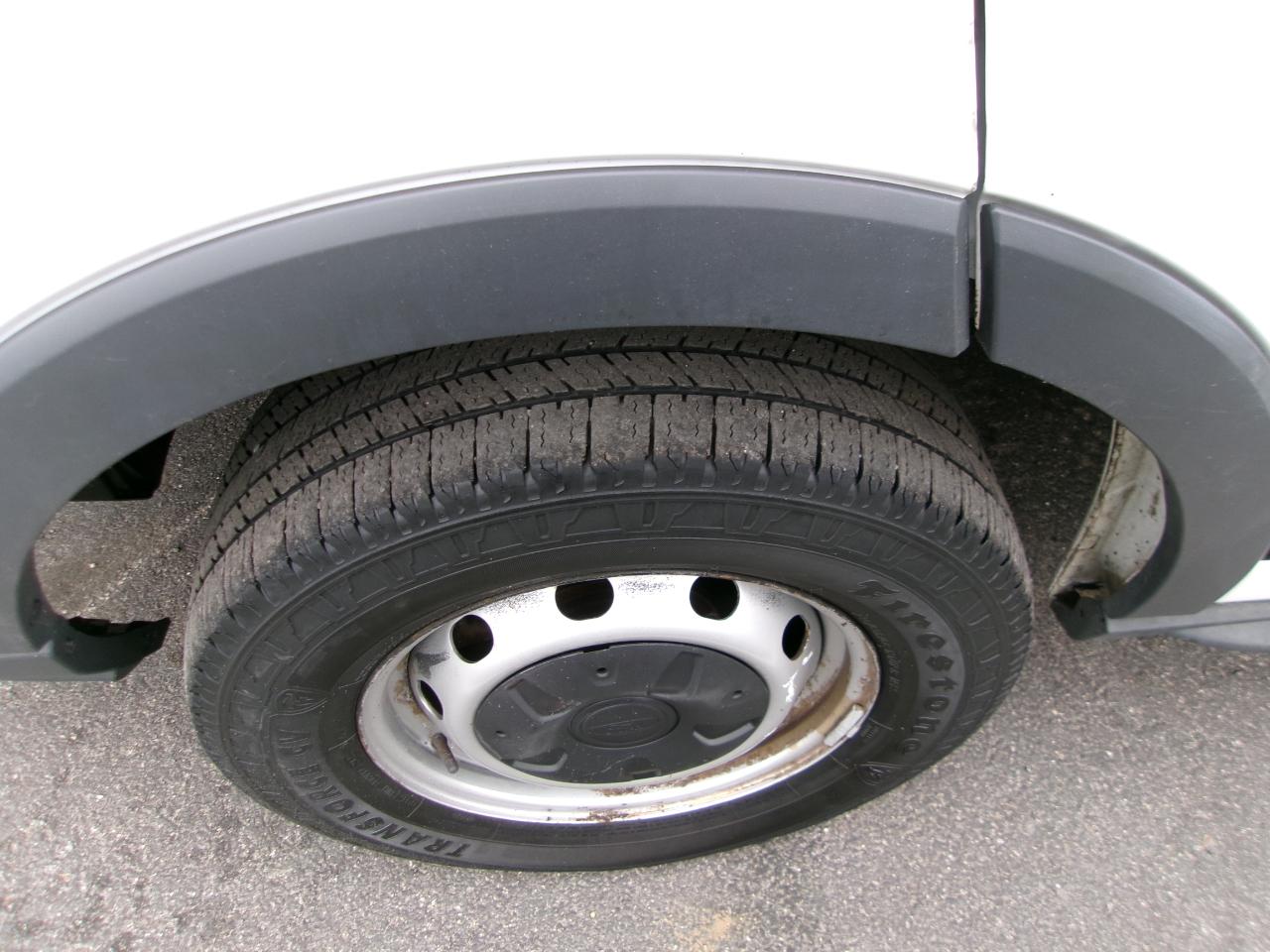 Ford Transit 250 Van Med. Roof w/Sliding Pass. 130-in. WB 2018