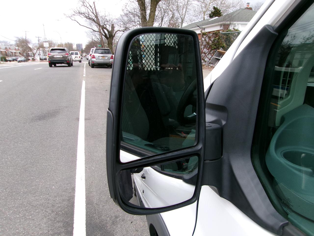 Ford Transit 250 Van Med. Roof w/Sliding Pass. 130-in. WB 2018