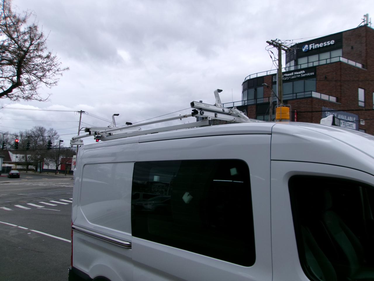 Ford Transit 250 Van Med. Roof w/Sliding Pass. 130-in. WB 2018