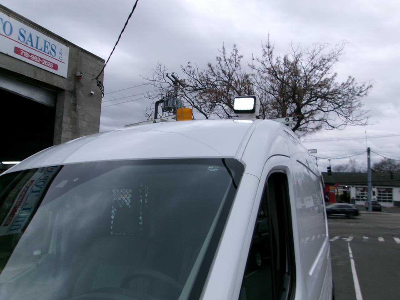 Ford Transit 250 Van Med. Roof w/Sliding Pass. 130-in. WB 2018